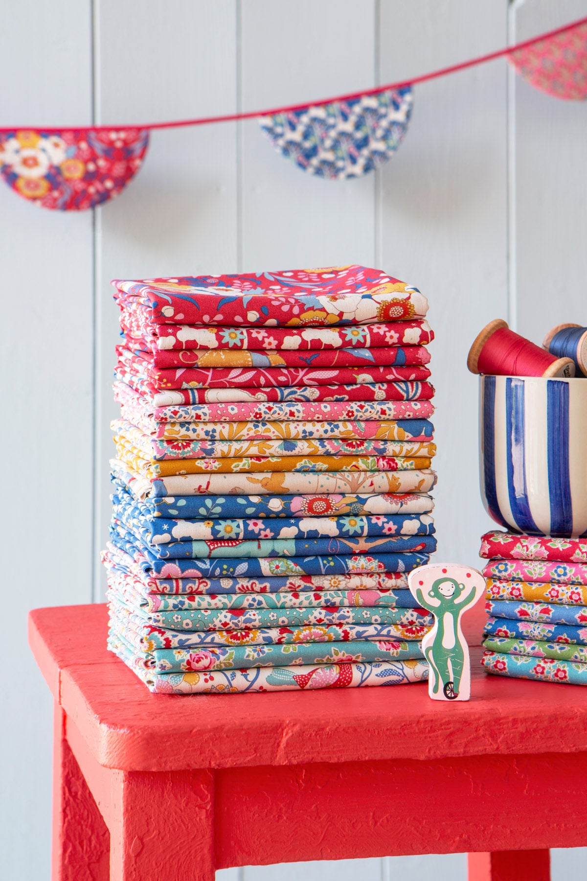 Tilda Jubilee - Circus Life Red - 100543